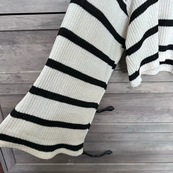 Zara Striped Black and Cream Sweater - Picture 3 of 6